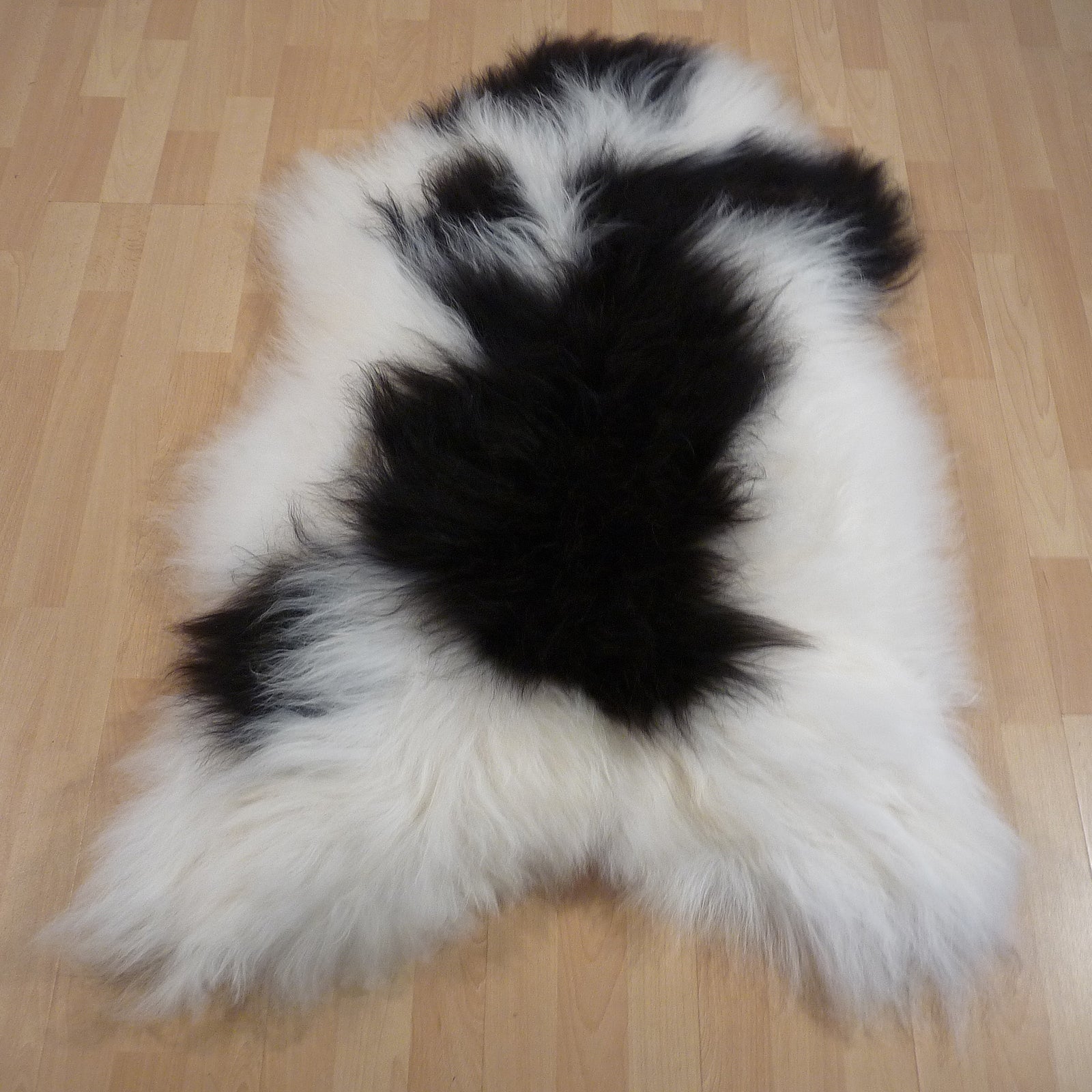 Exklusives Unikat Islandschaffell weiß - schwarz 130x85cm #15293