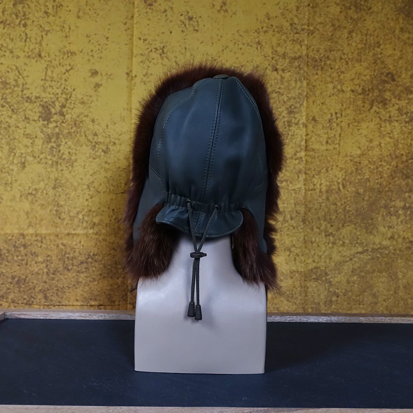 Pelzmütze Pelz - Rotfuchs / Leder - grün