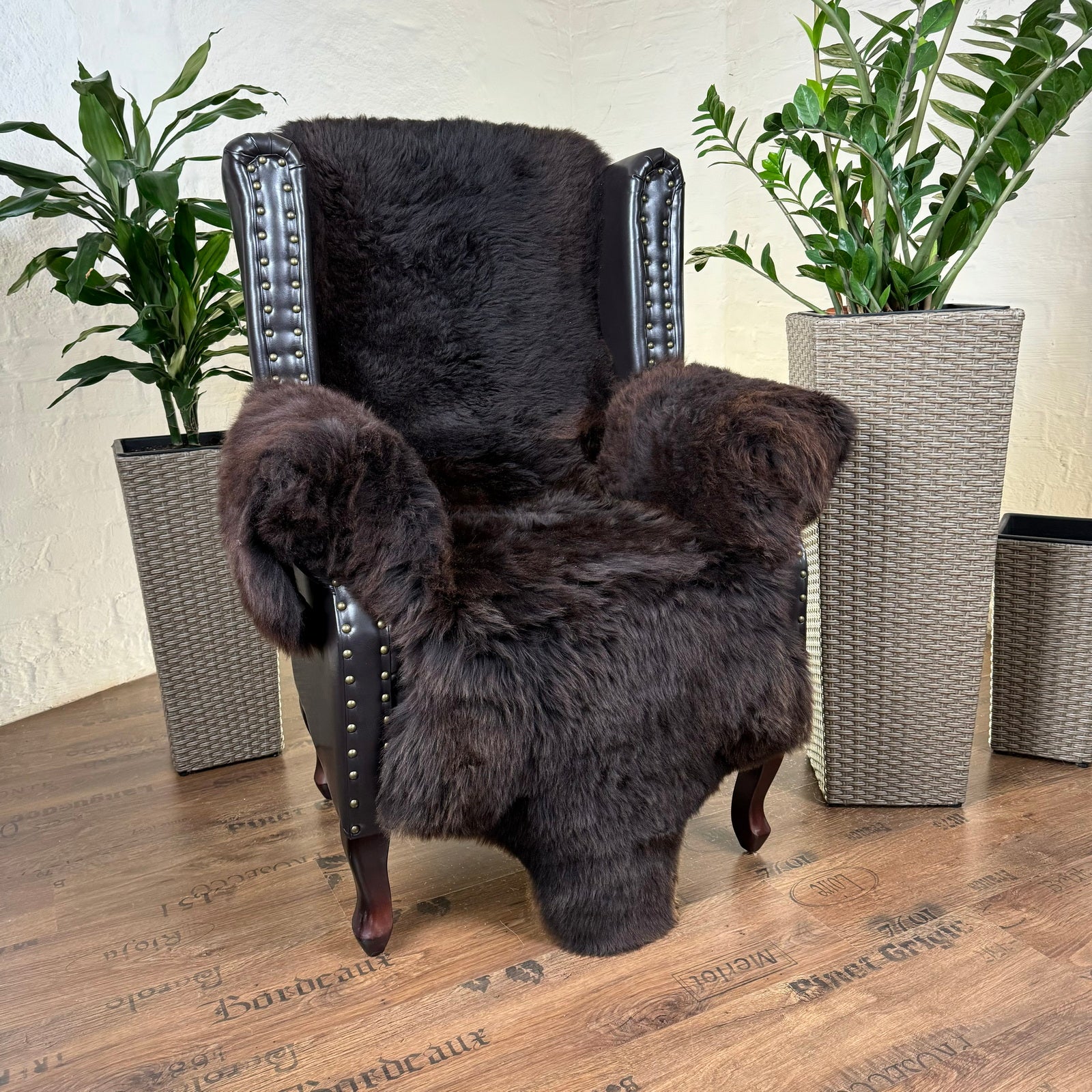 MEIWITT® Schaffell Sesselschoner mit Armlehnen braun