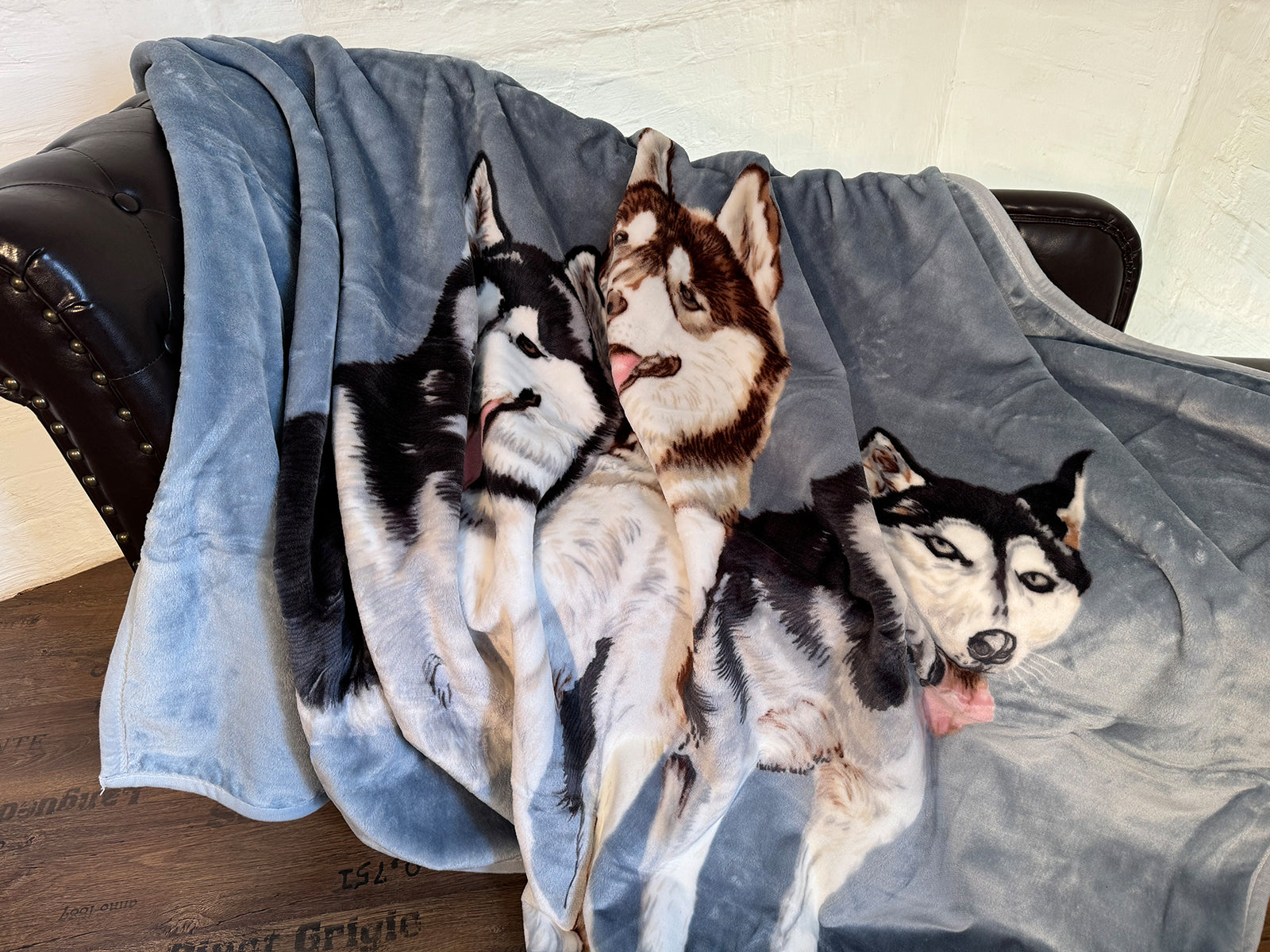 Kuscheldecke Tagesdecke Wohndecke Tiermotiv 3 Huskies blau - 2. Wahl