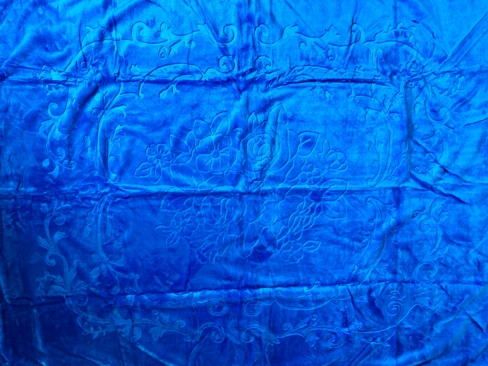 Kuscheldecke Tagesdecke Wohndecke im Luxus-Design dunkelblau