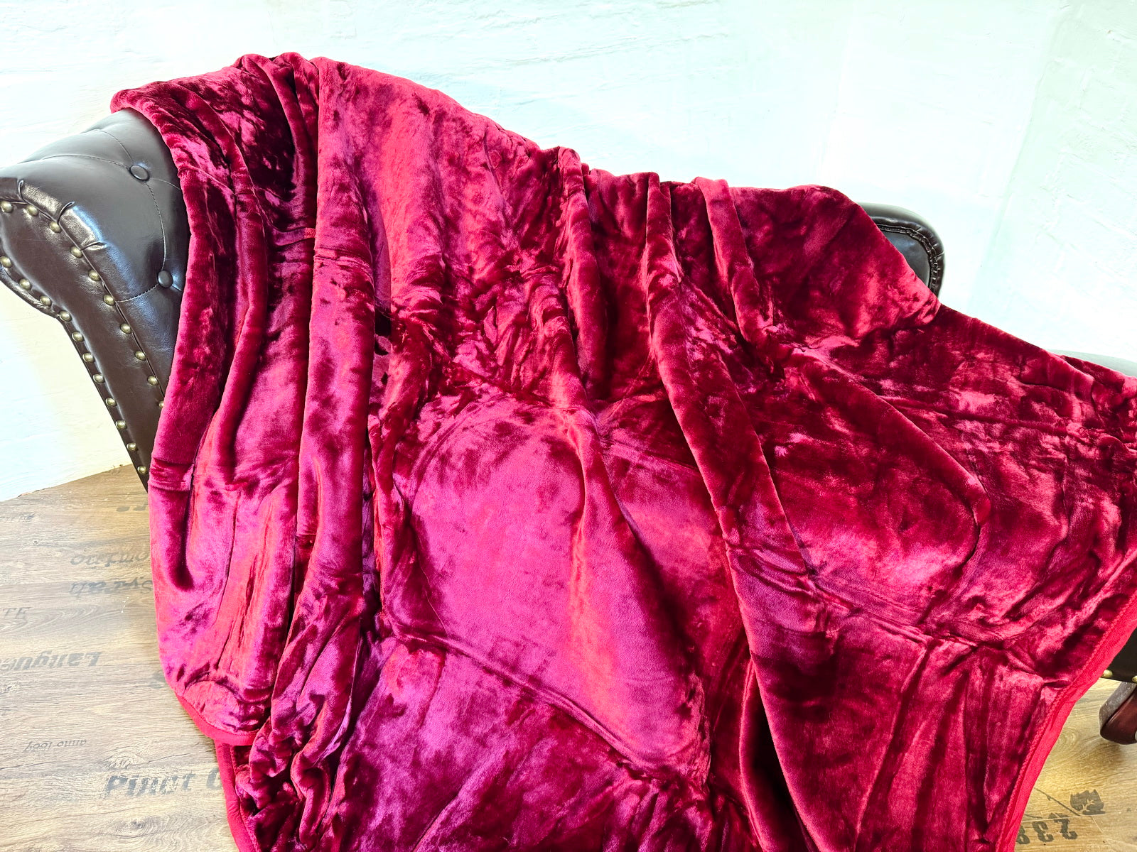 Kuscheldecke Tagesdecke Wohndecke im Glanz-Design brombeer 160x200cm