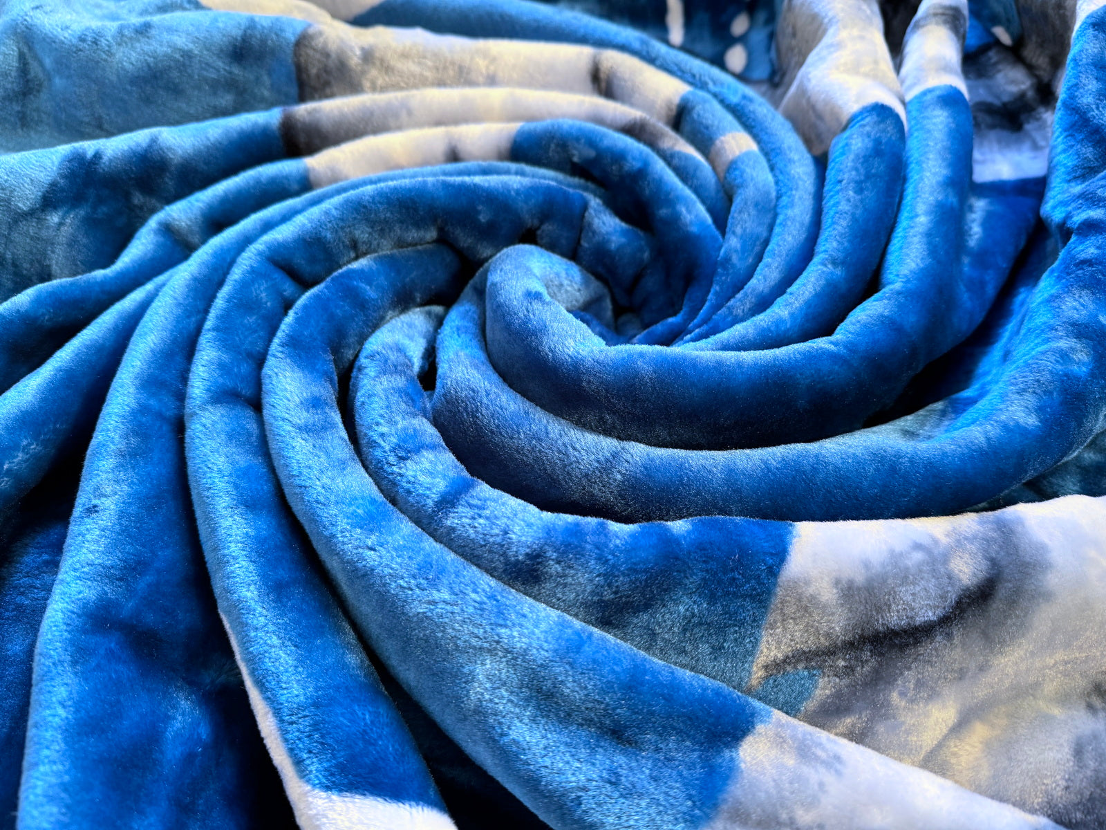 Kuscheldecke Tagesdecke Wohndecke Tiermotiv Delfin