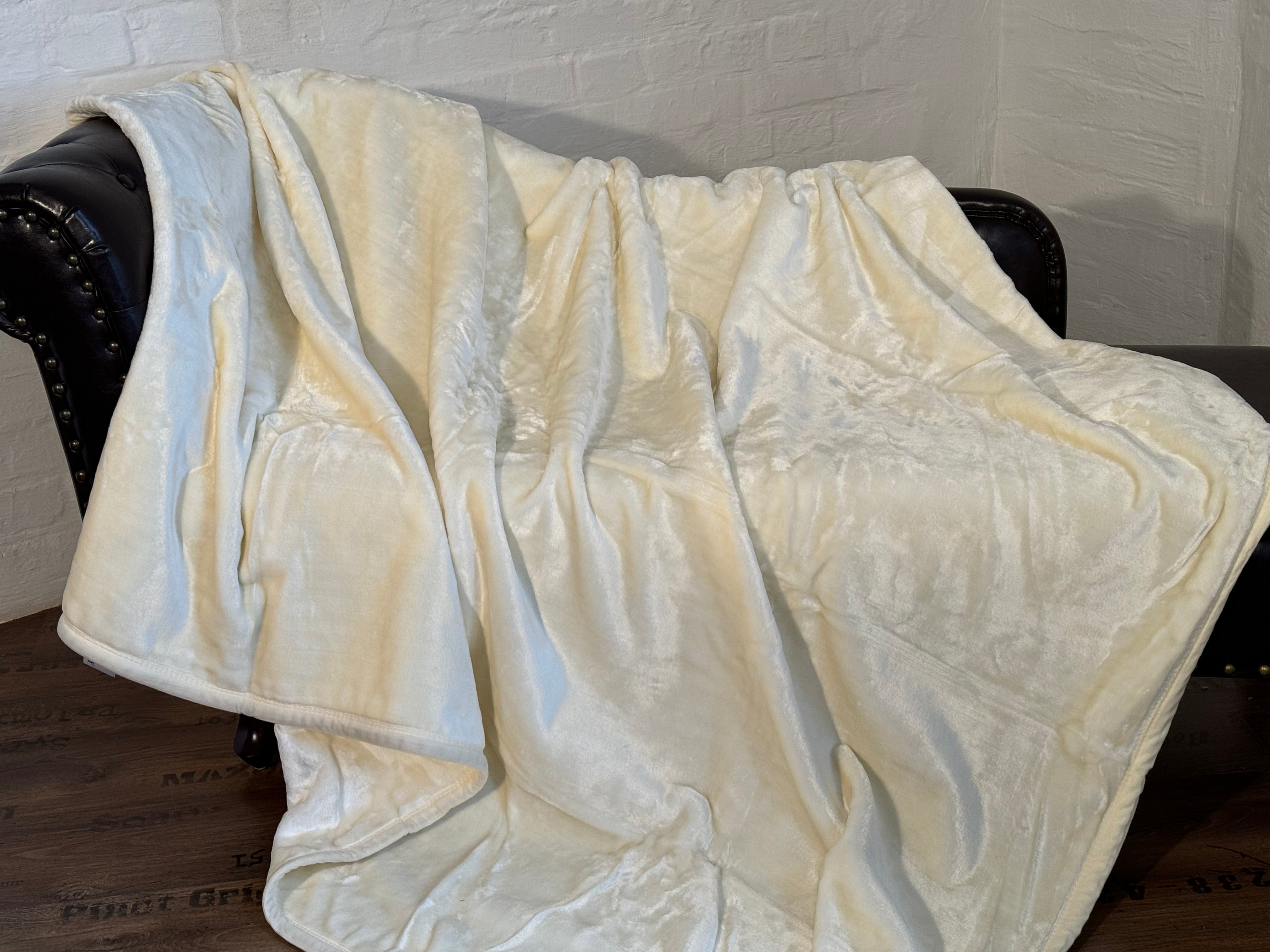 Kuscheldecke Tagesdecke Wohndecke im Glanz-Design weiss 160x200cm