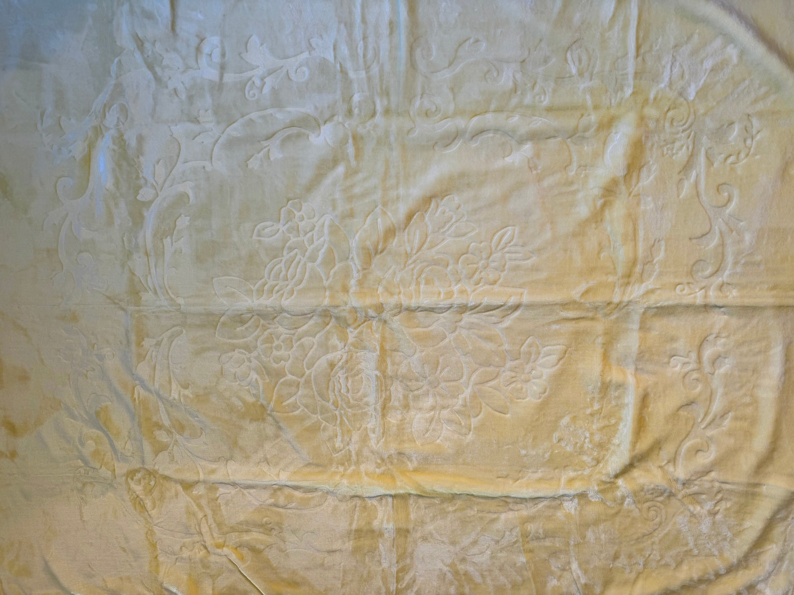 Kuscheldecke Tagesdecke Wohndecke im Luxus-Design gelb