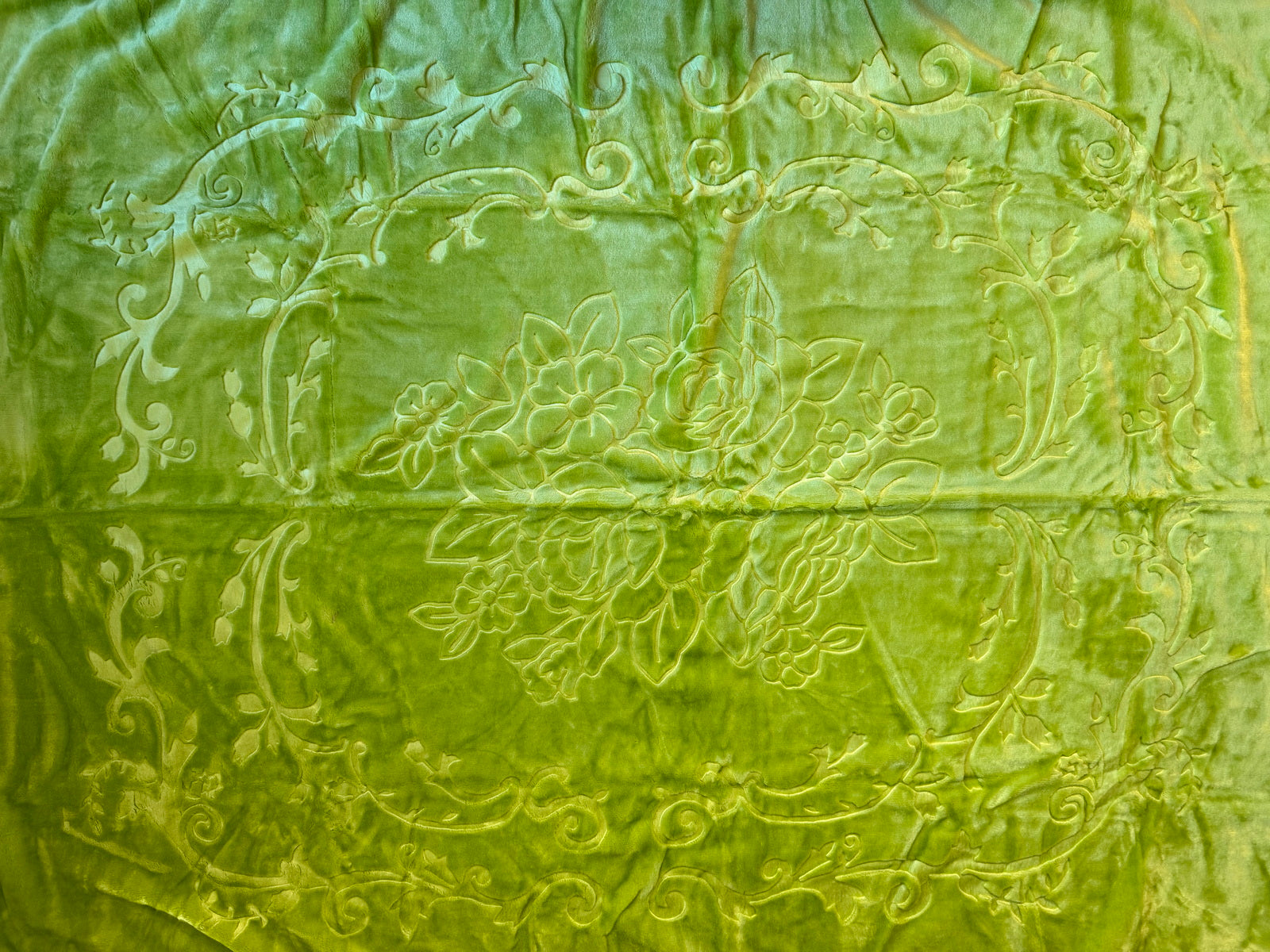 Kuscheldecke Tagesdecke Wohndecke im Luxus-Design hellgrün