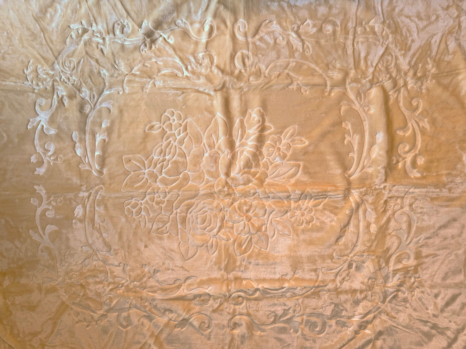 Kuscheldecke Tagesdecke Wohndecke im Luxus-Design pfirsich