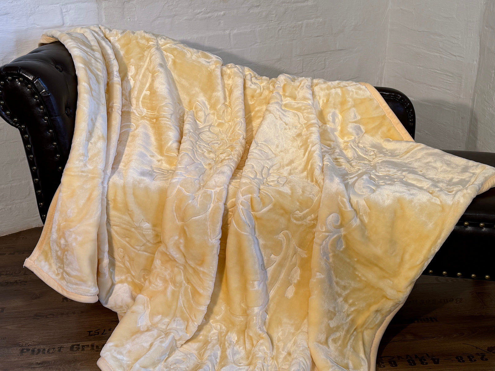 Kuscheldecke Tagesdecke Wohndecke im Luxus-Design pfirsich