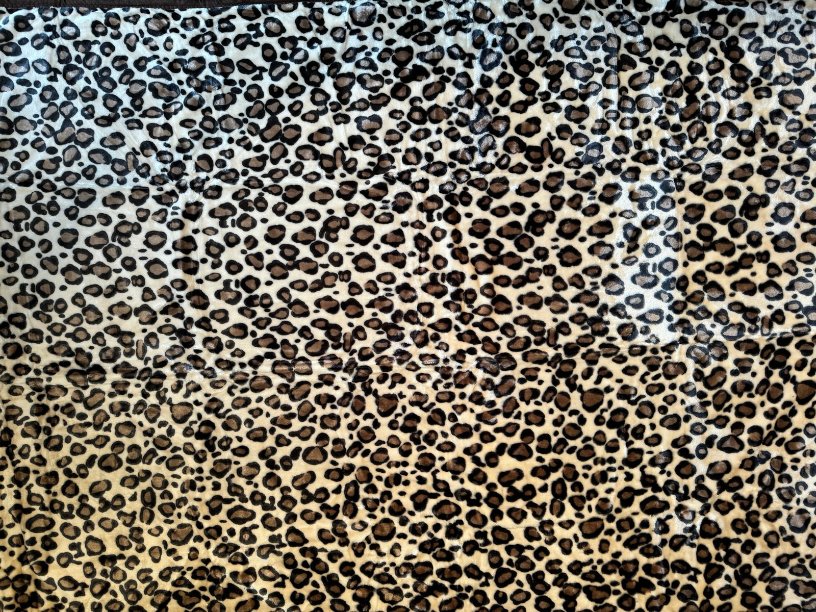 Kuscheldecke Tagesdecke Wohndecke Felloptik Leopard-Design