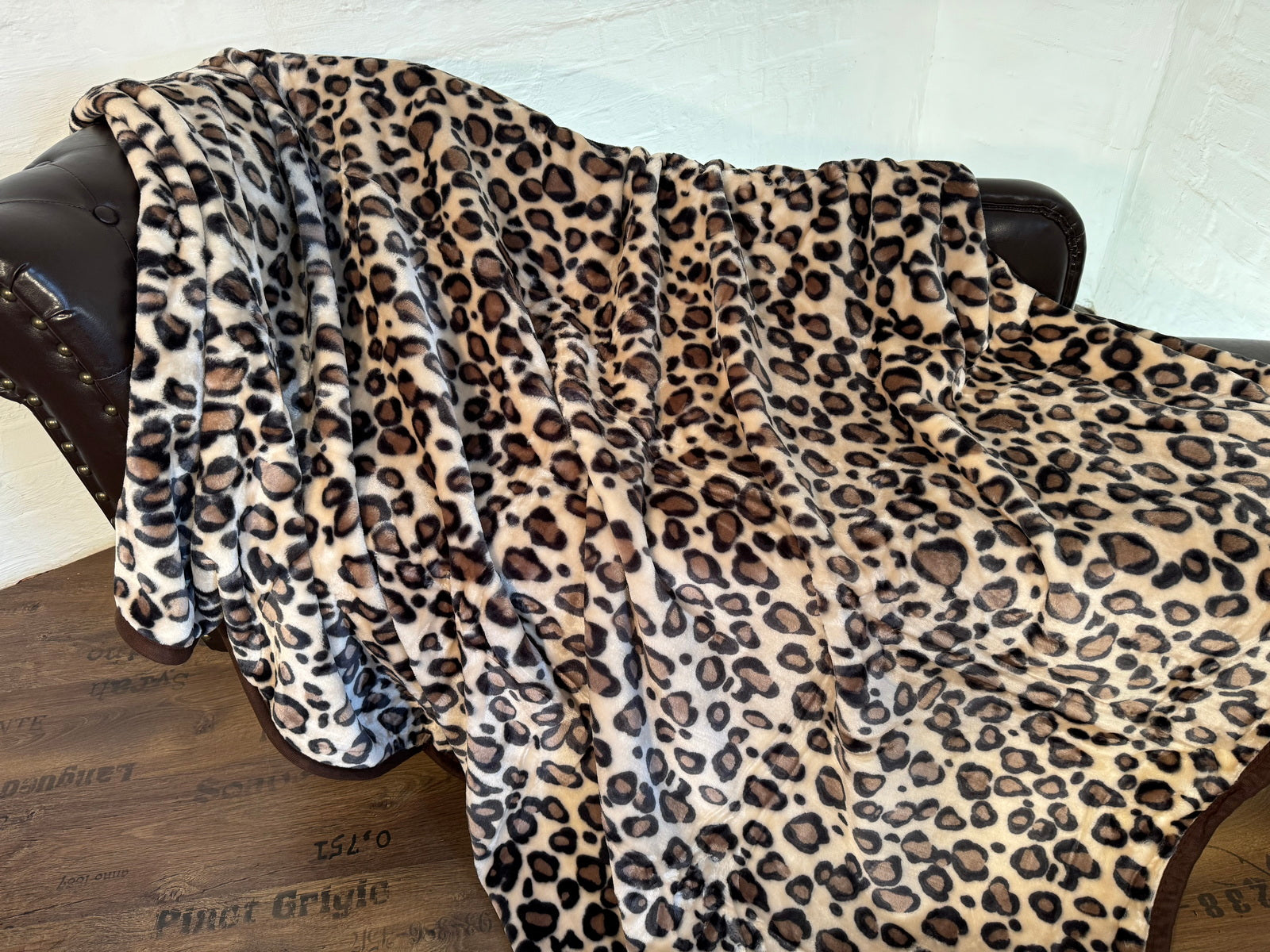 Kuscheldecke Tagesdecke Wohndecke Felloptik Leopard-Design