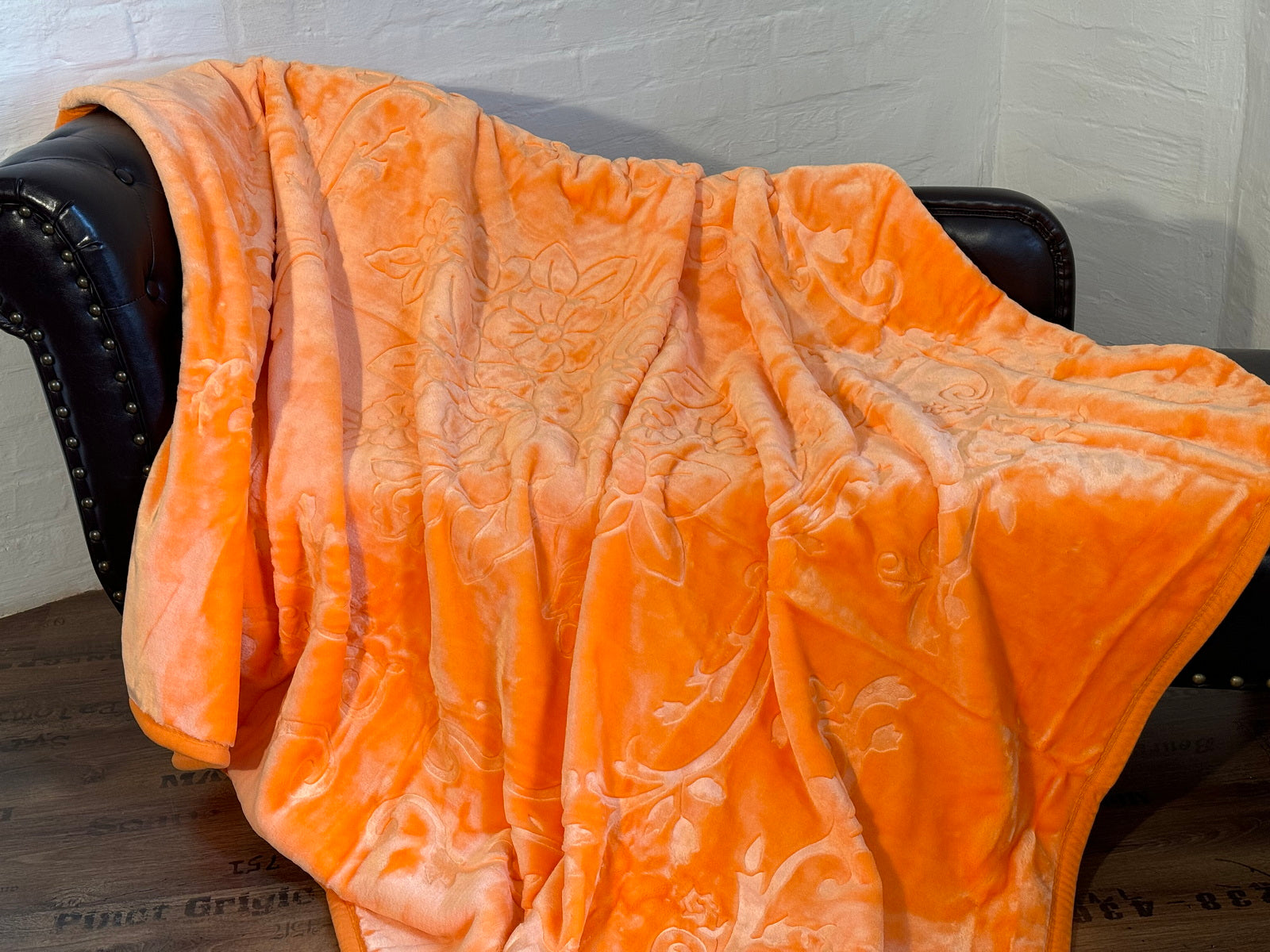 Kuscheldecke Tagesdecke Wohndecke im Luxus-Design orange