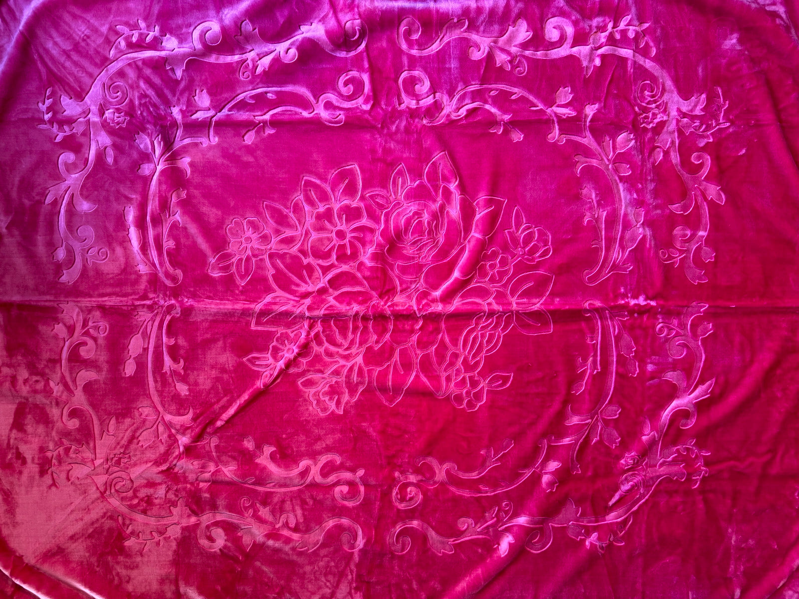 Kuscheldecke Tagesdecke Wohndecke im Luxus-Design pink