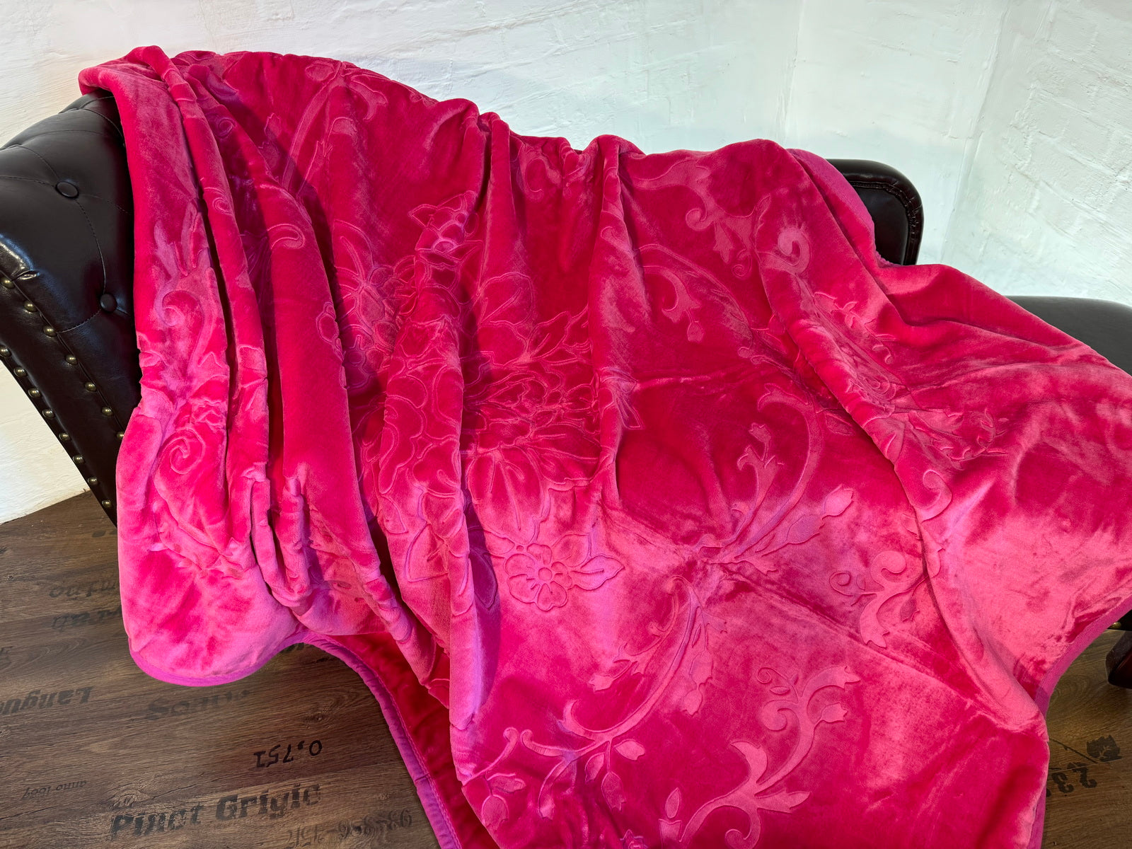 Kuscheldecke Tagesdecke Wohndecke im Luxus-Design pink