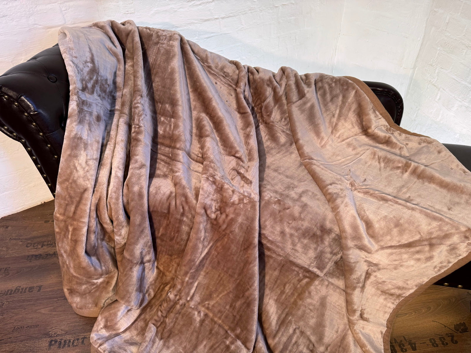 Kuscheldecke Tagesdecke Wohndecke im Glanz-Design sand 160x200cm