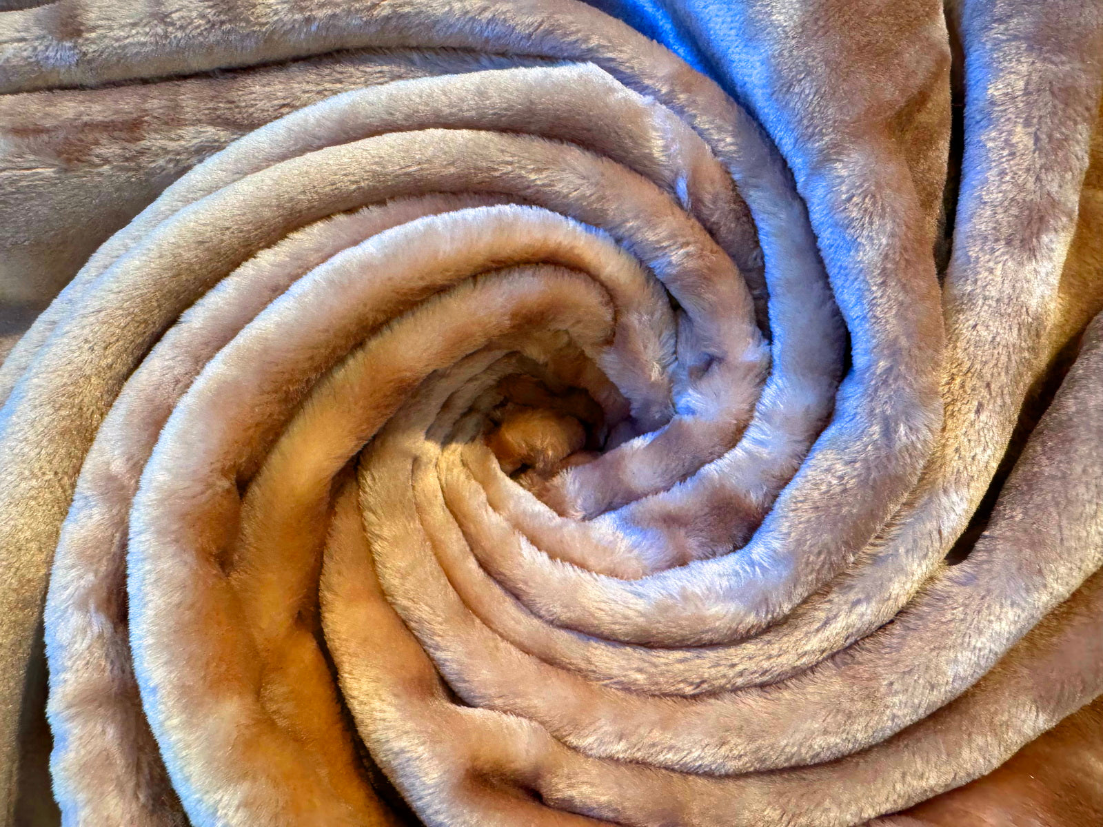 Kuscheldecke Tagesdecke Wohndecke im Glanz-Design sand 160x200cm