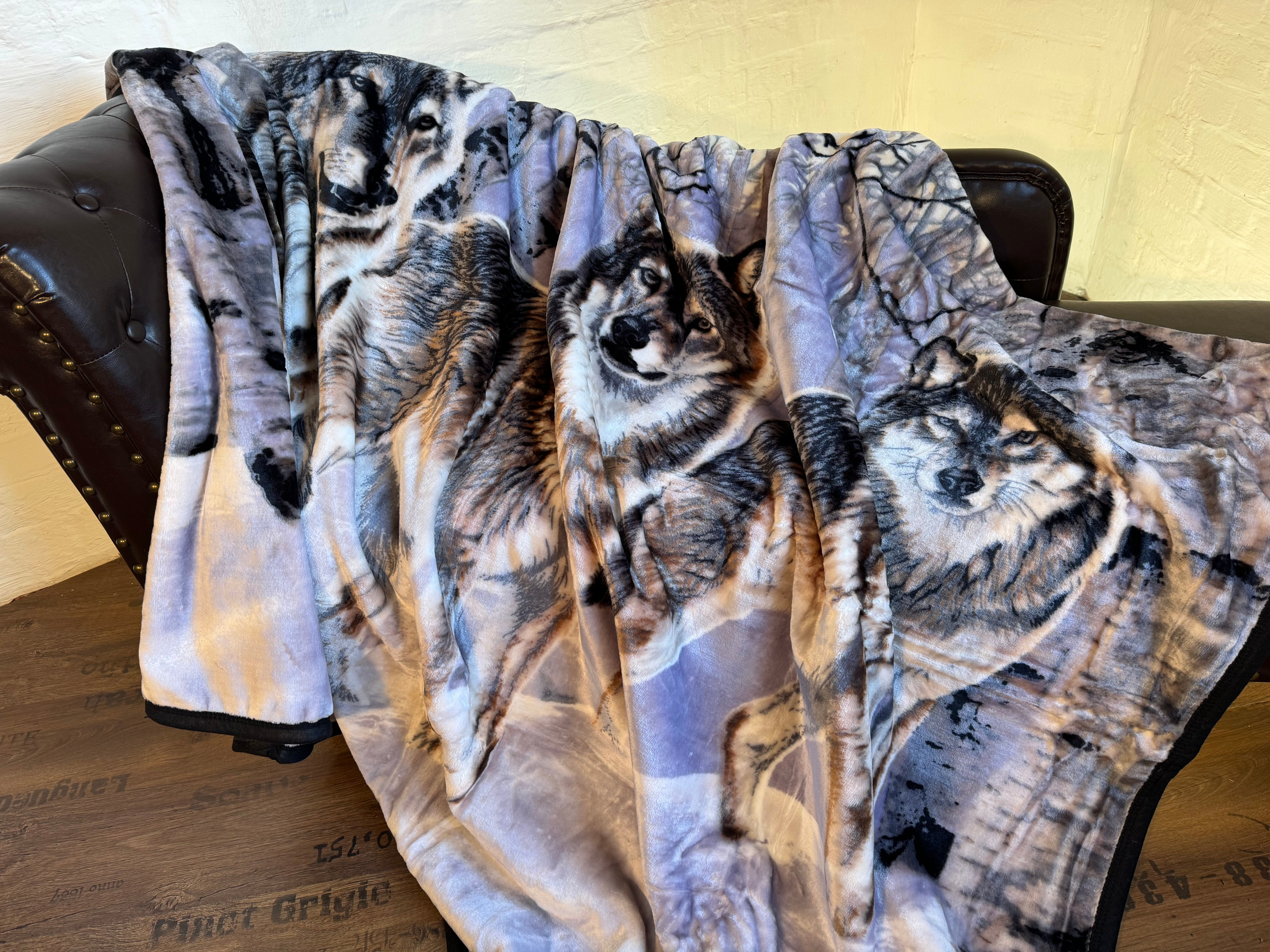 Kuscheldecke Tagesdecke Wohndecke Tiermotiv Wolf/Wölfe