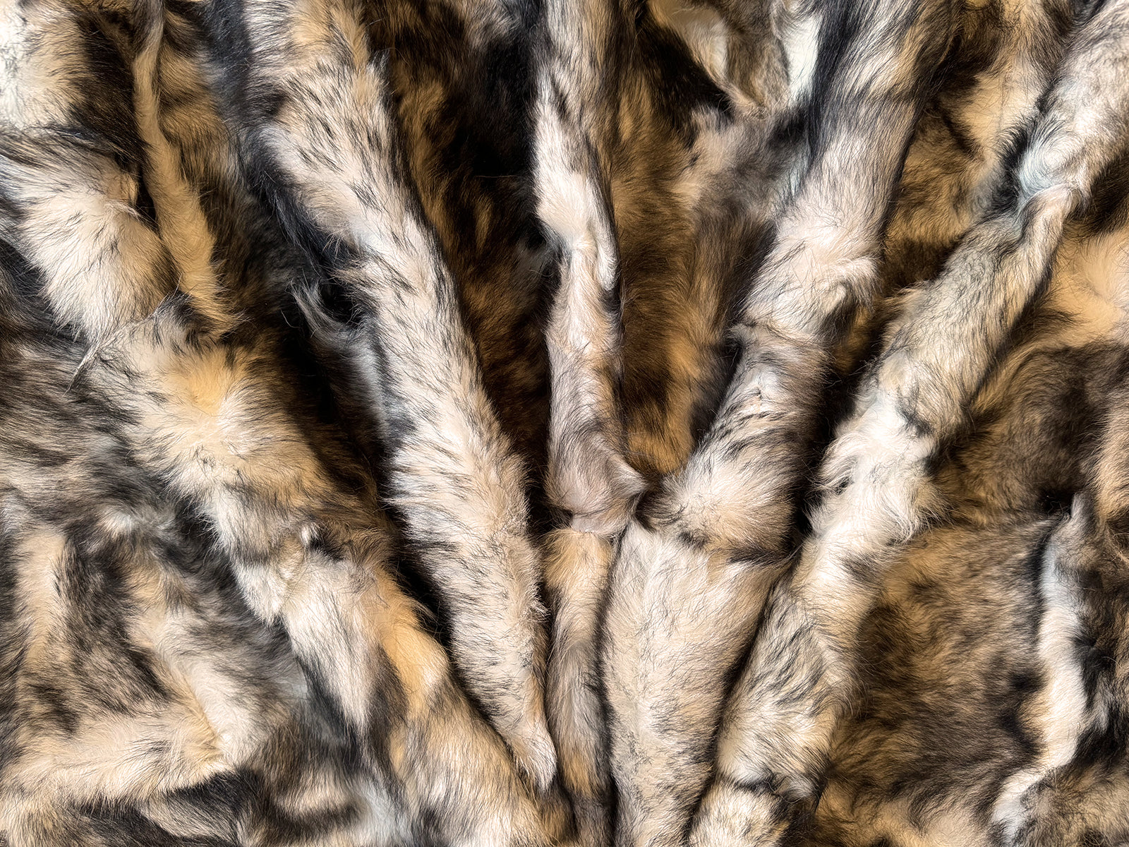 Echter Pelzläufer PL-261 Fellläufer Lammfellläufer 160x60cm taupe weiß schwarz