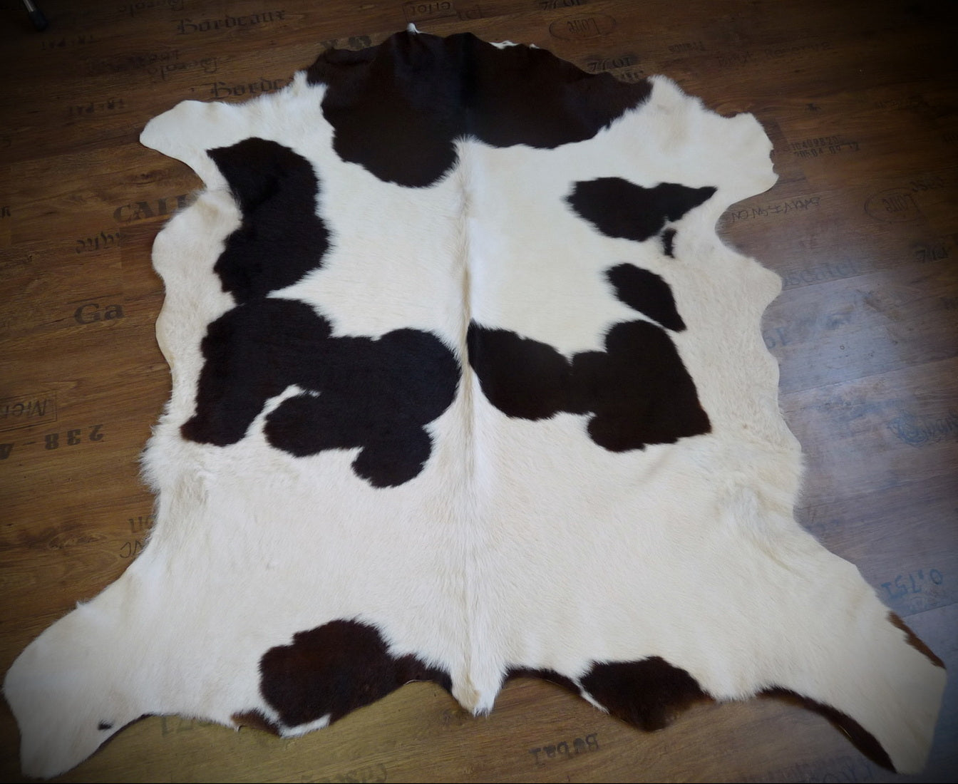 Kuhfell weiss - braun 145x135cm #686