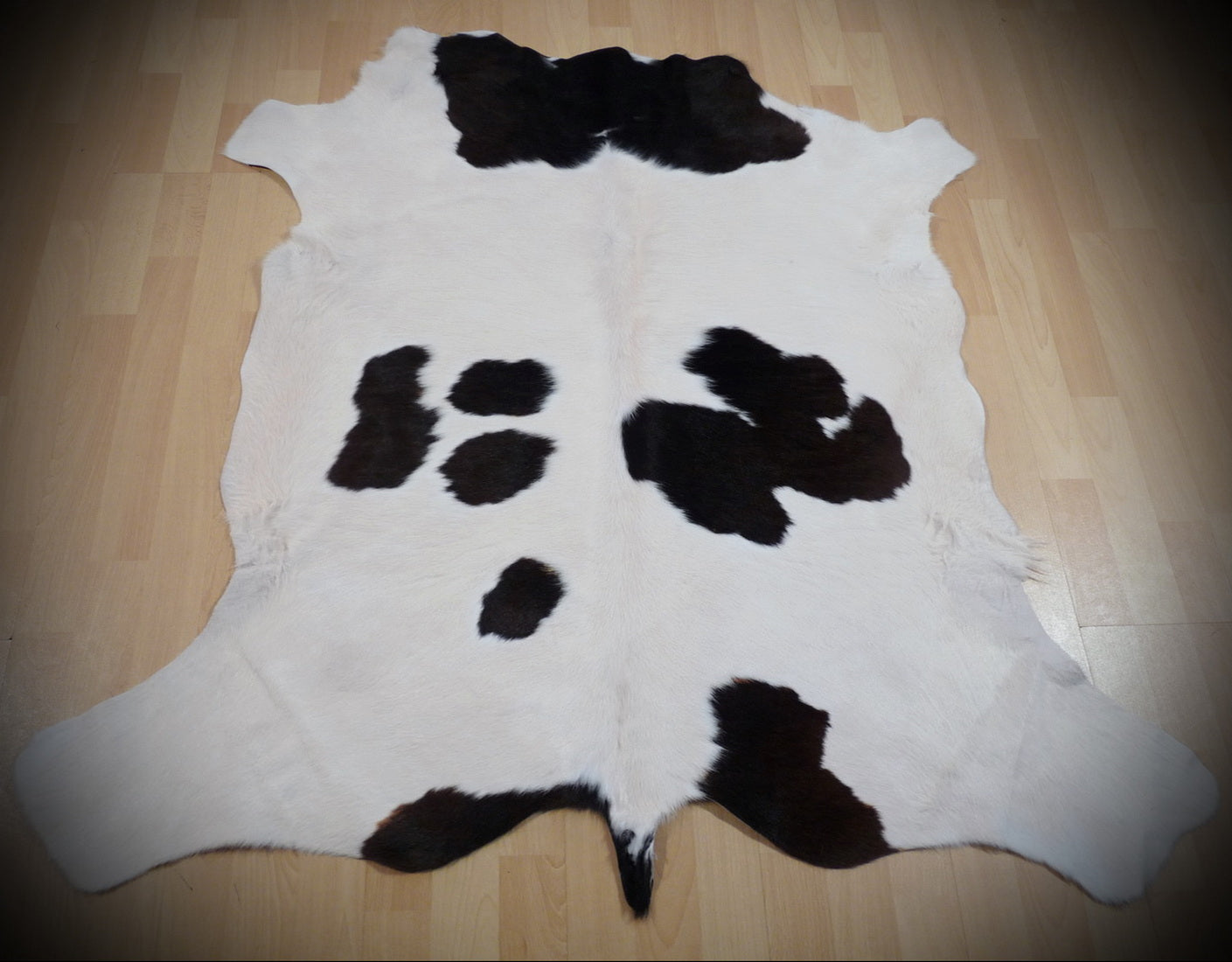 Kuhfell weiss - schwarz 123x125cm #757