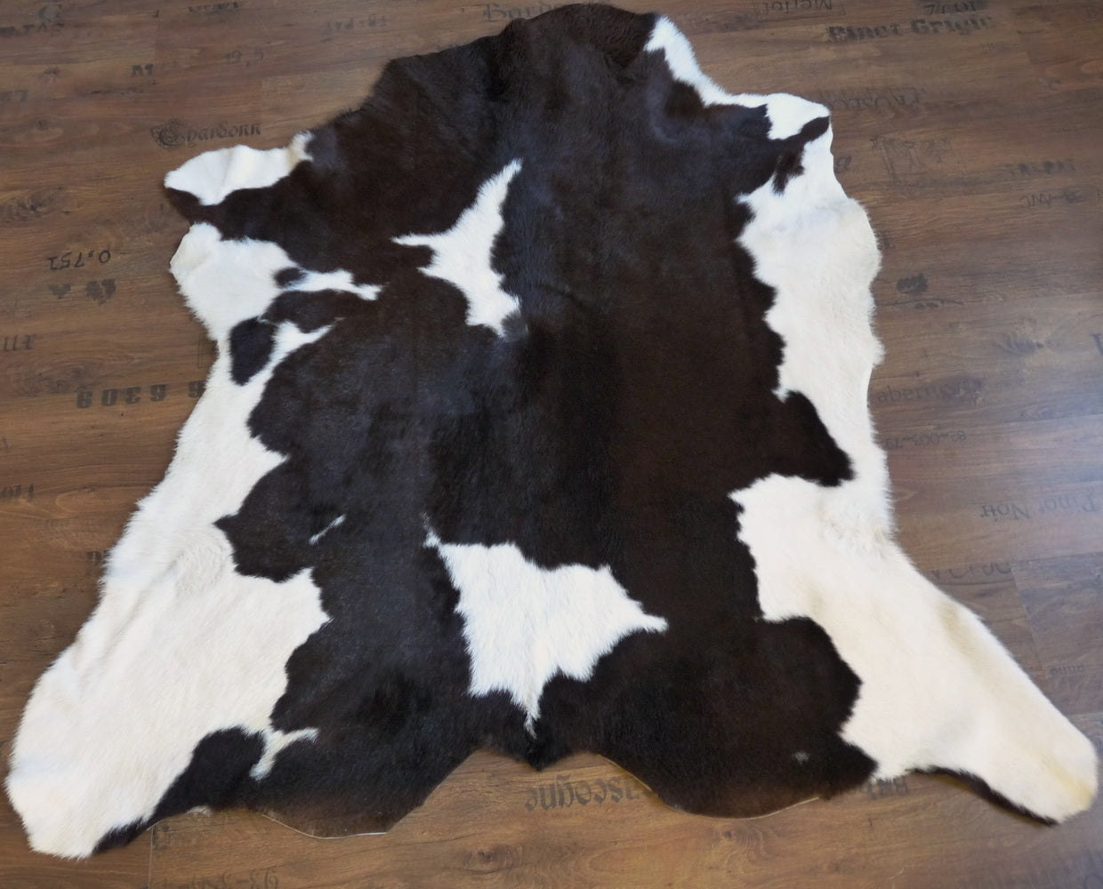 Kuhfell weiss - schwarz 135x130cm #802