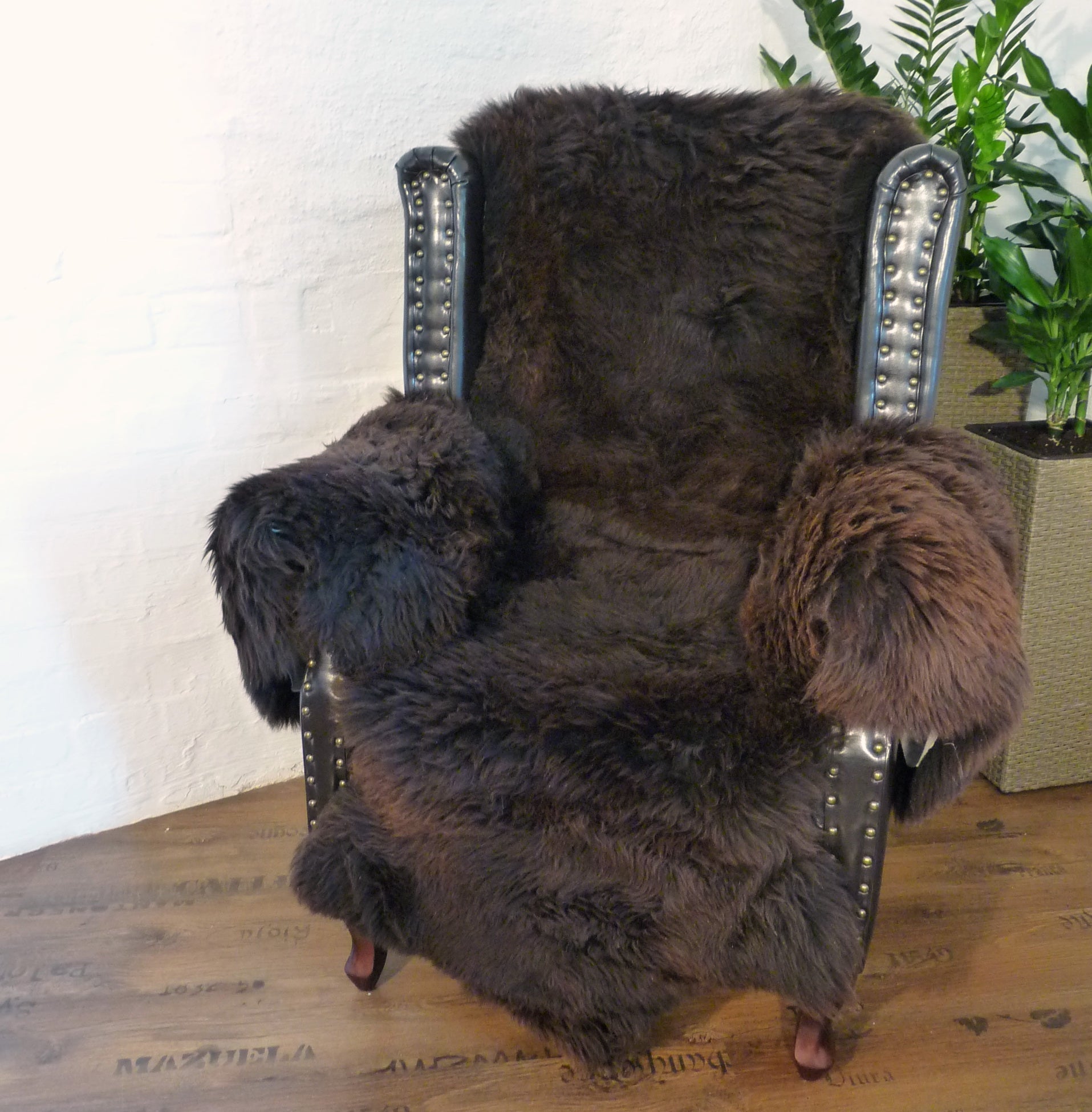 MEIWITT® Schaffell Sesselschoner mit Armlehnen braun