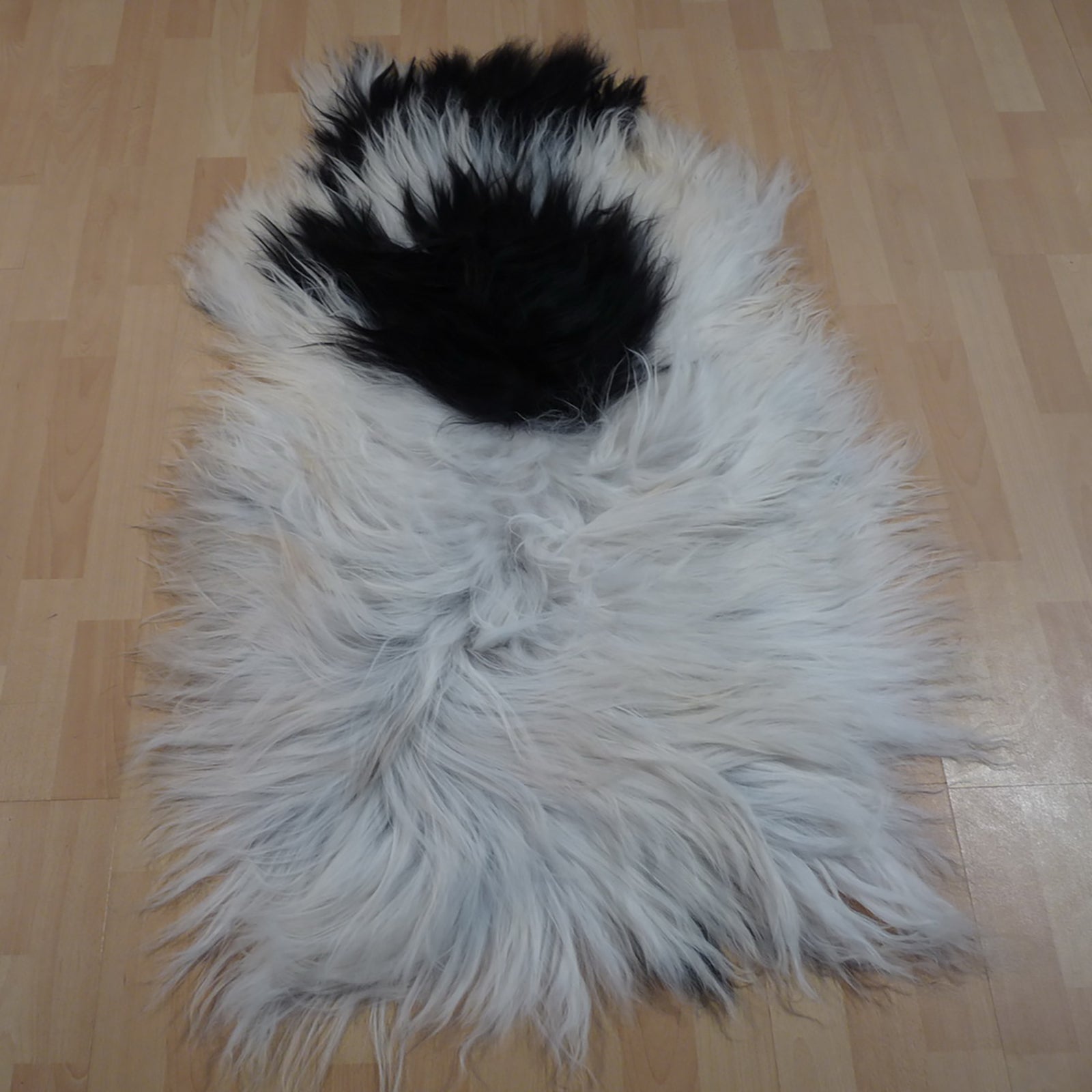 Exklusives Unikat Islandschaffell weiß - schwarz 125x85cm #12740