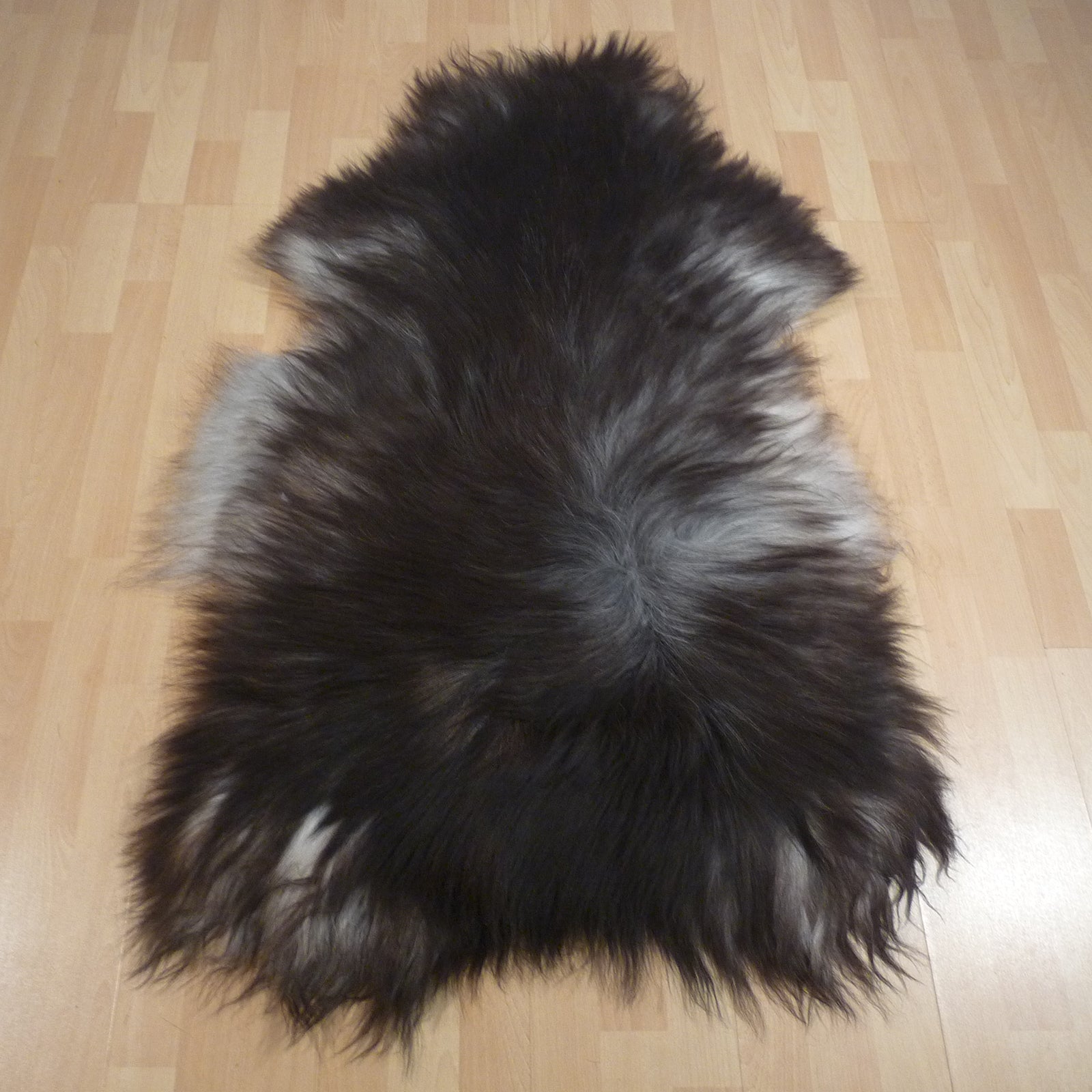 Exklusives Unikat Islandschaffell weiß - schwarzbraun 145x90cm #14904