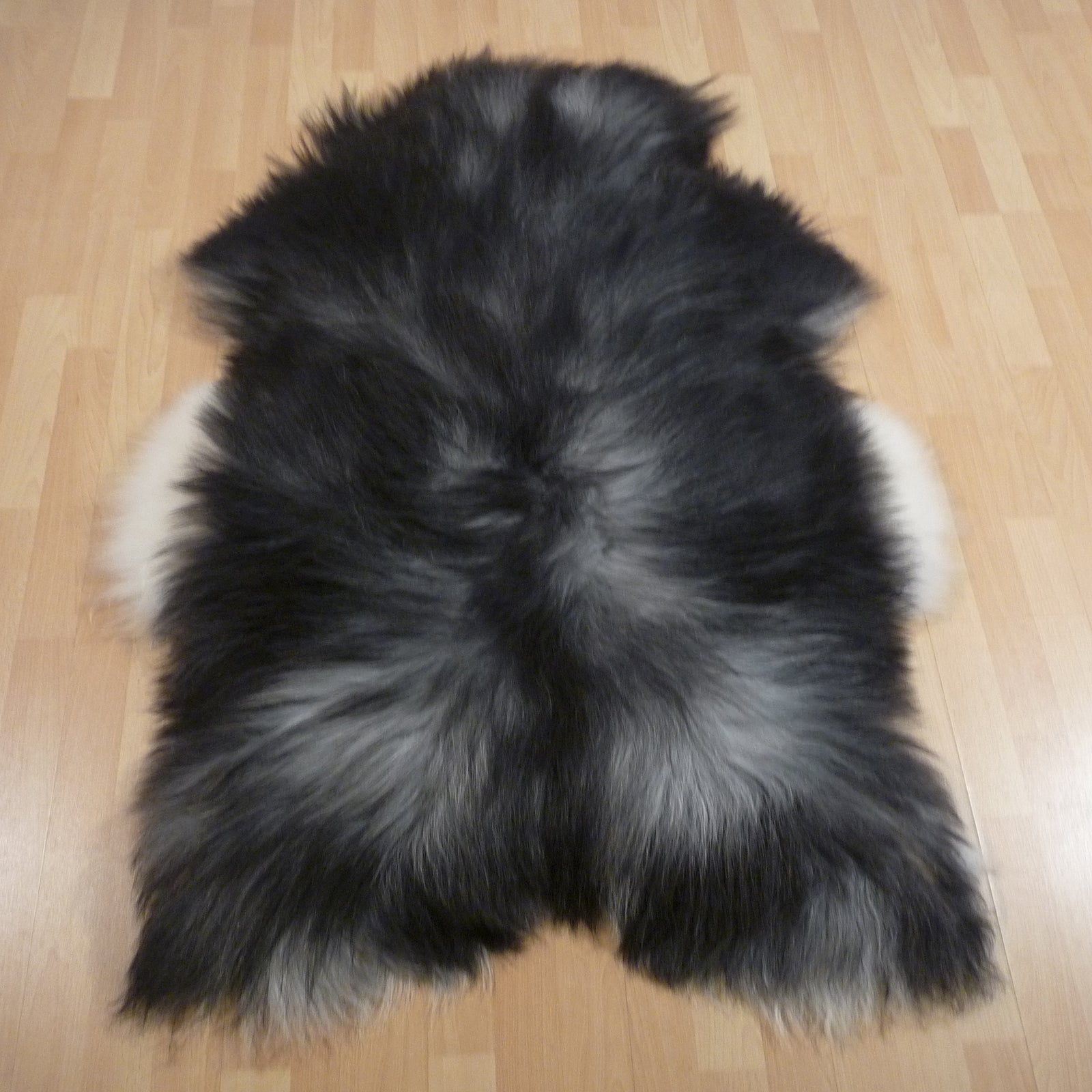 Exklusives Unikat Islandschaffell schwarz - weiß - grau 135x100cm #15784