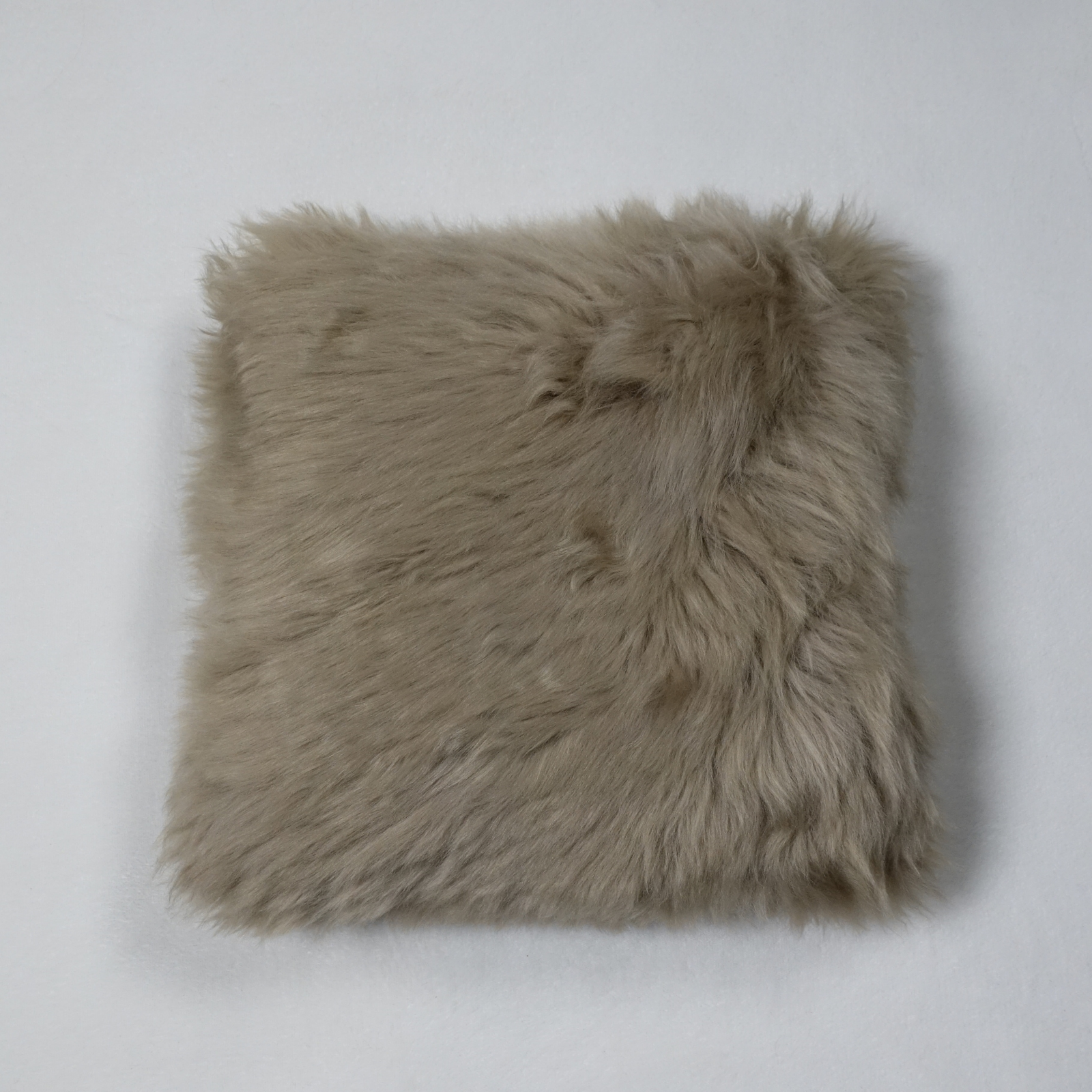 MEIWITT® Schaffellkissen Kissen aus echtem Schaffell hellbraun kashmir
