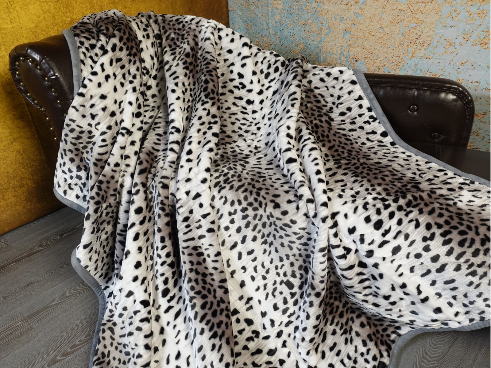 Kuscheldecke Tagesdecke Wohndecke Felloptik Schnee-Leopard