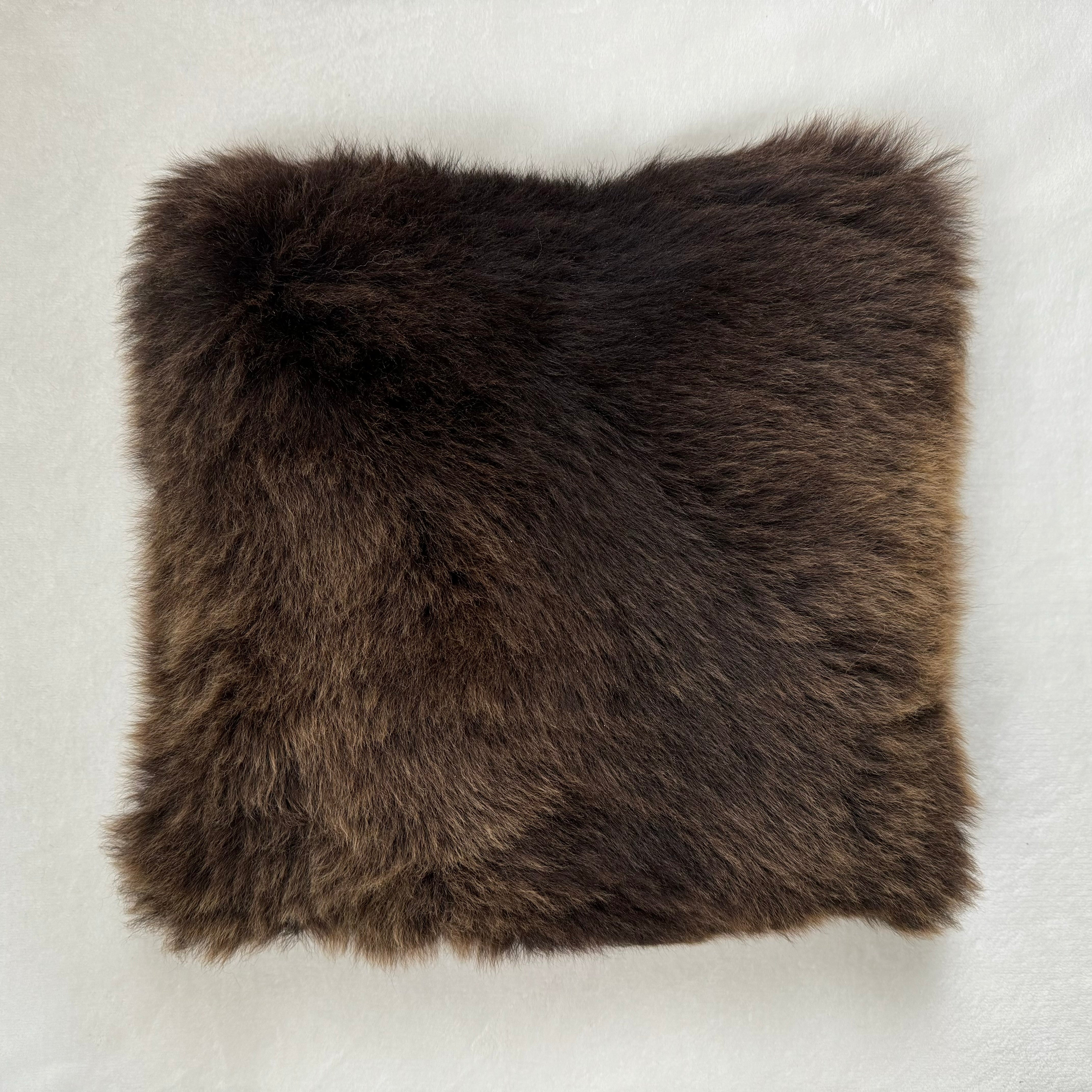 MEIWITT® Schaffellkissen Kissen aus echtem Schaffell braun