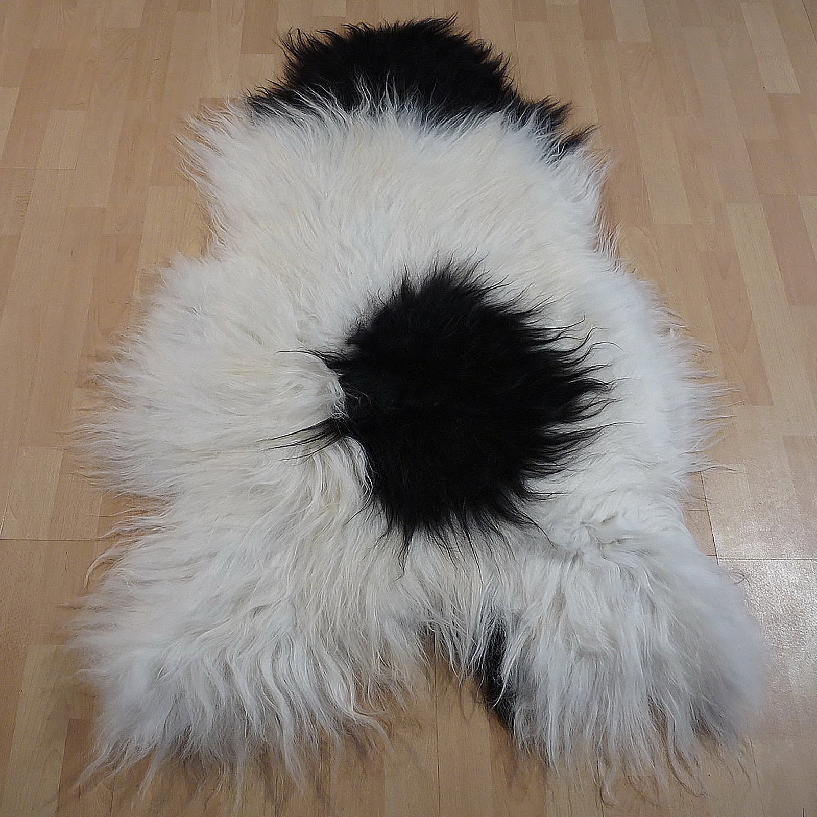 Exklusives Unikat Islandschaffell weiß - schwarz 130x90cm #13447