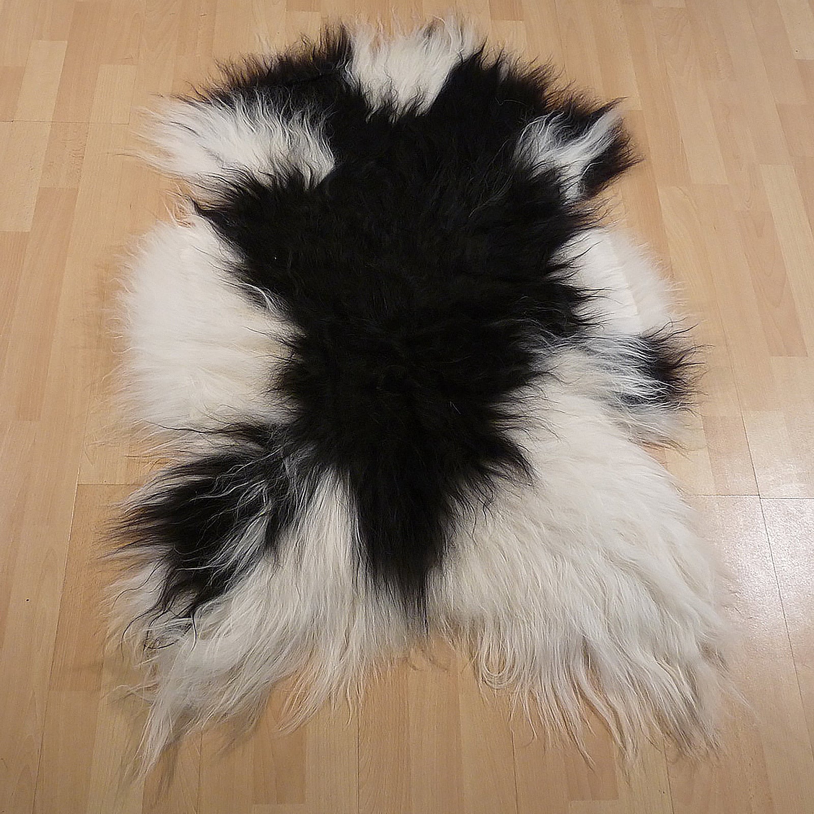 Exklusives Unikat Islandschaffell weiß - schwarz 120x85cm #13613