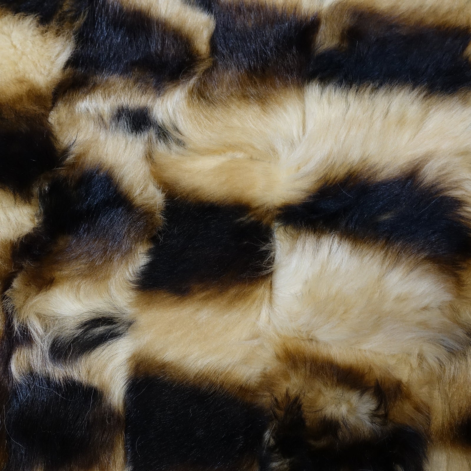 Echter Pelzläufer PL-279 Fellläufer Lammfellläufer 160x60cm blond - schwarz